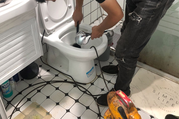 苏家屯马桶堵塞自己疏通还是找师傅?专业上门服务让你省时更省心